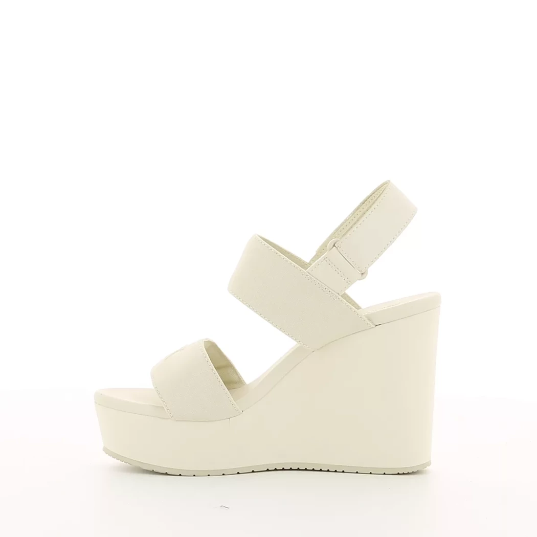 Image (4) de la chaussures Calvin Klein - Sandales et Nu-Pieds Beige en Textile